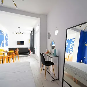 modern-large-studio-apartment-for-3.fr-paris.fr/