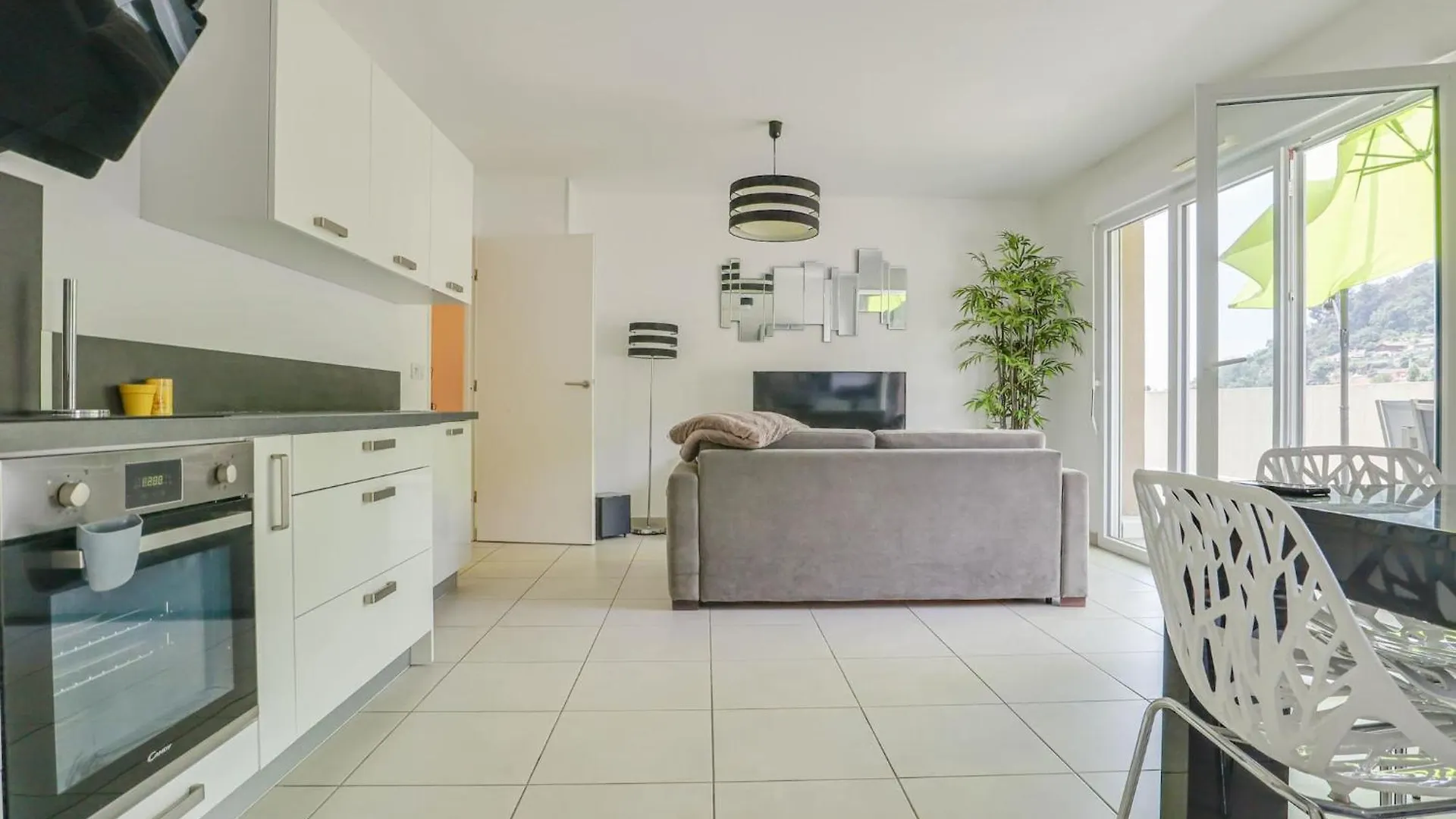 Apartmán Spacieux Rooftop Parking, Terrasse Ensoleillee Menton