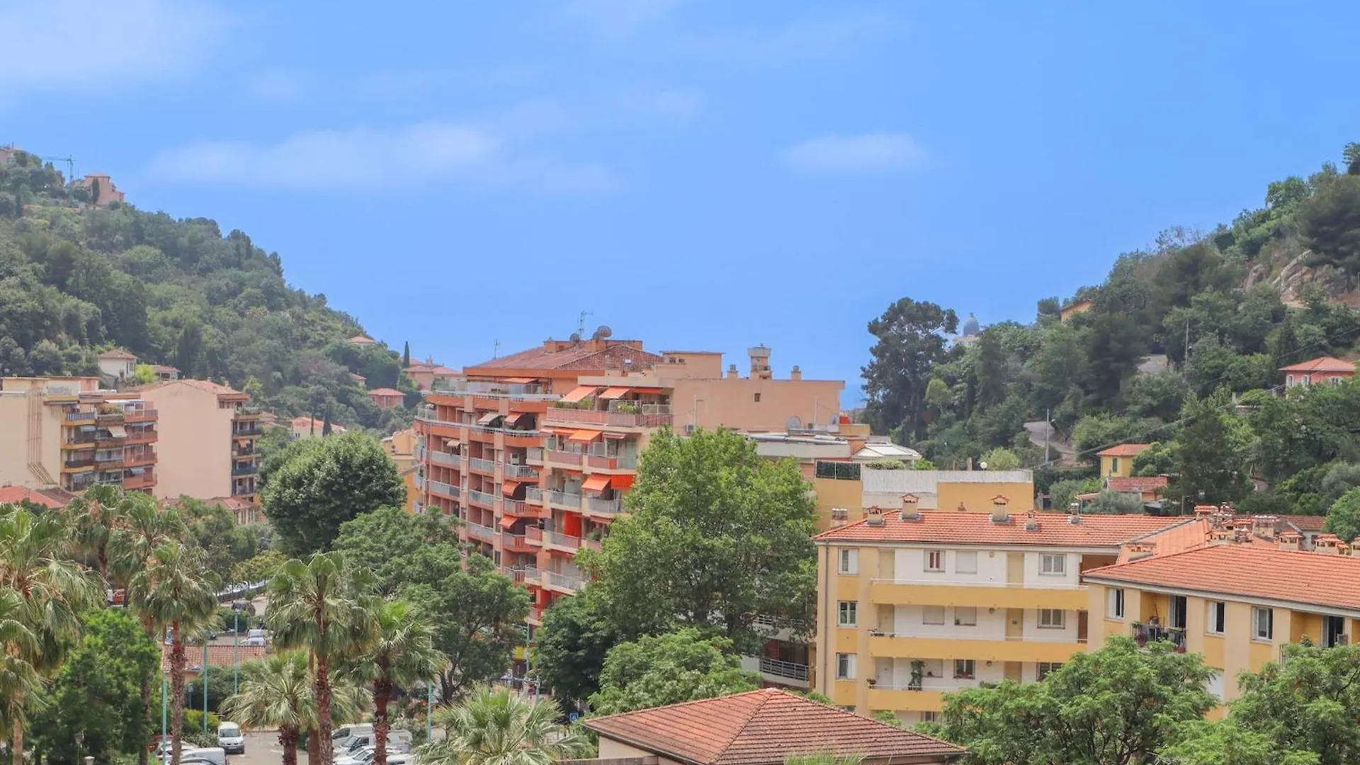 Apartmán Spacieux Rooftop Parking, Terrasse Ensoleillee Menton